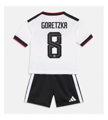 Tyskland Leon Goretzka #8 Hjemmebanetrøje Børn VM 2026 Kortærmet (+ Korte bukser)